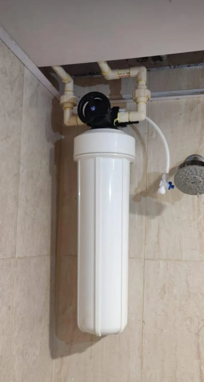 Aqua Bathroom Water Softener 7 Litre | Removes Permanent Hardness from water | Improves Hair and Skin texture and quality | Increase Life of Geyser | Easy Installation and Recharge